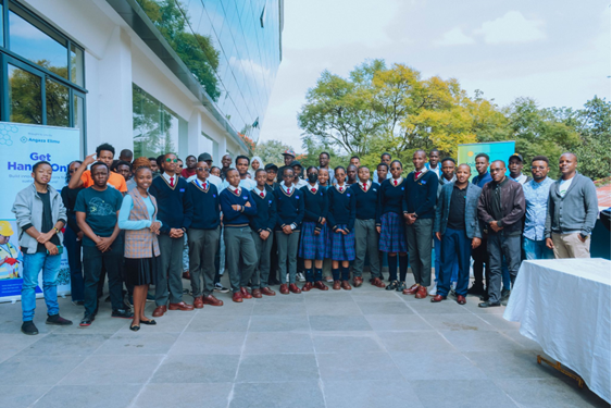  A group photo of the participants of the hackathon.