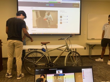 A picture showing the bicycle antitheft presentation demo.