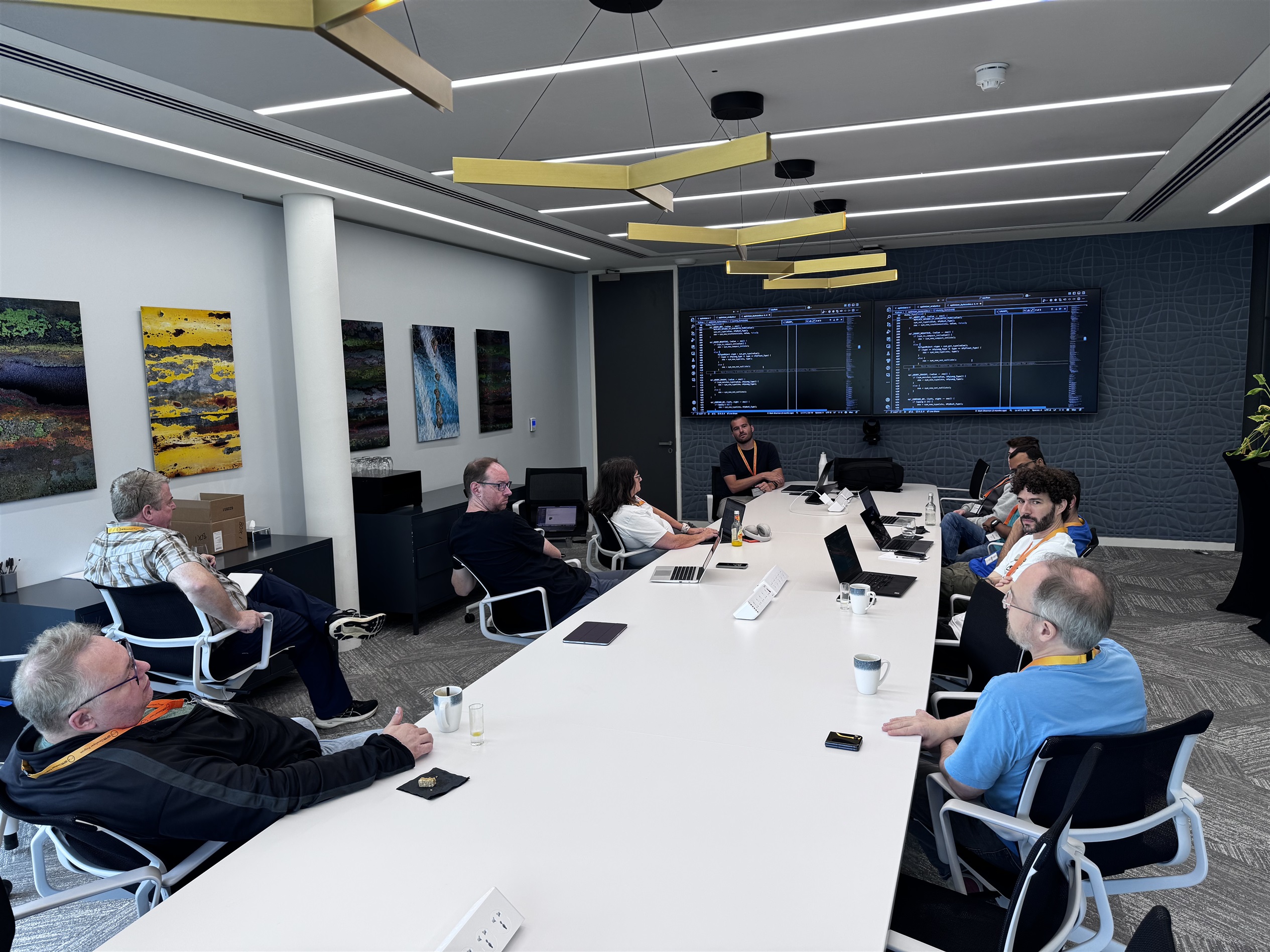 Picture of session hosted by Antonio Cuni with attendees 